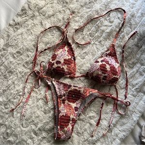 🛒 3/$15 - Textured Floral Triangle Bikini